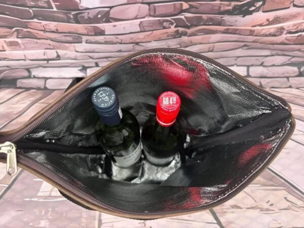 WhatsApp Image 2025-10-03 at 13.40.55_b101d17c Leer kuiersak koelsak vir drinkgoedjies of vloeibare "verversings"