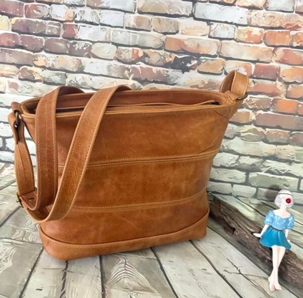 WhatsApp Image 2025-07-30 at 10.12.19_74be6cc6 Moné Slingbags