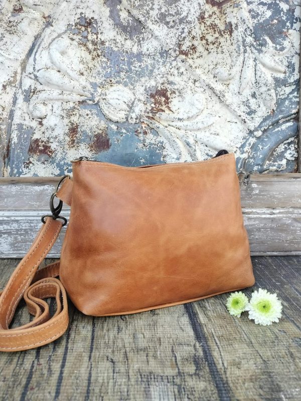 Toffie agter 2026-06-05 at 13.15.43 Mia sling bags